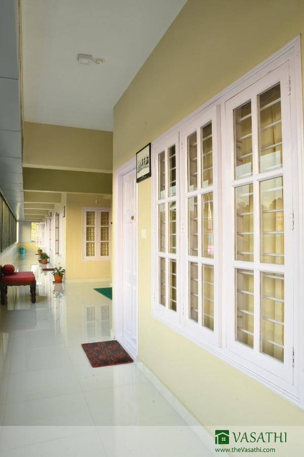 Vasathi Hotel Madikeri Exterior photo
