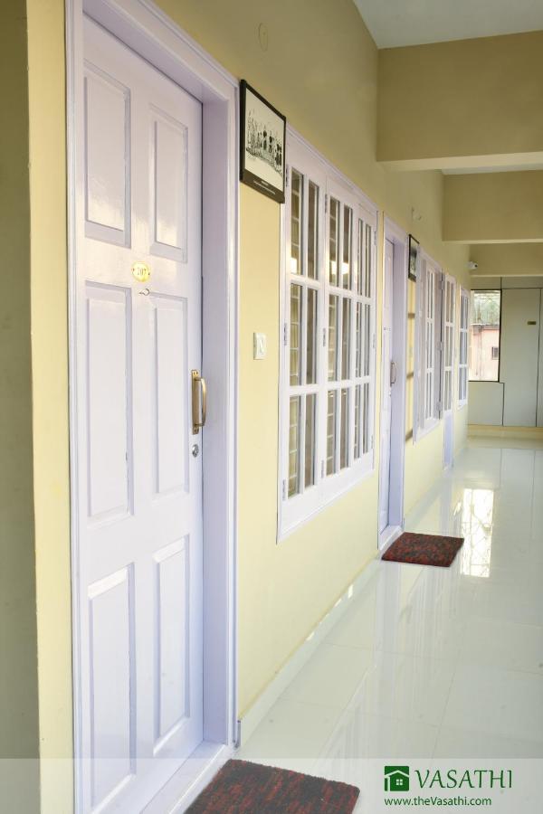 Vasathi Hotel Madikeri Exterior photo