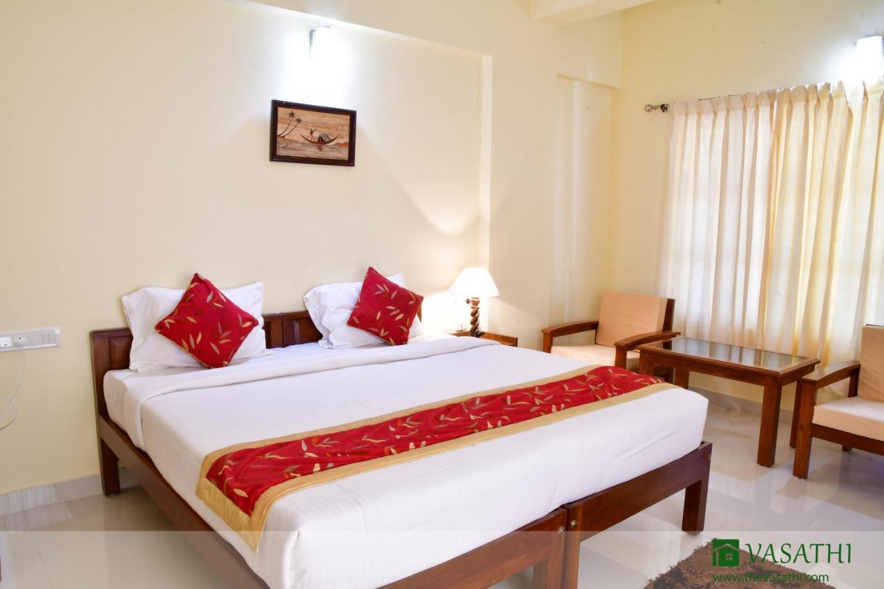Vasathi Hotel Madikeri Exterior photo