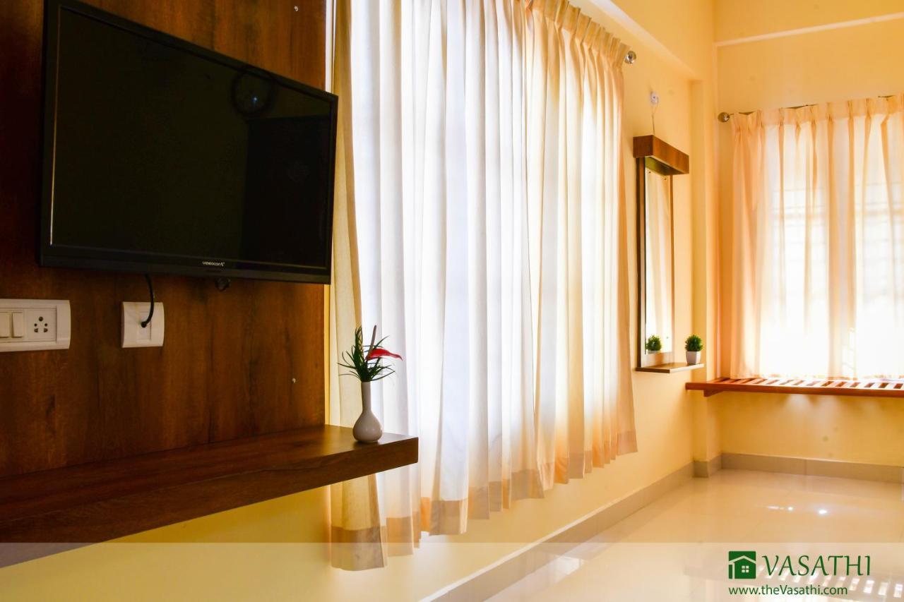 Vasathi Hotel Madikeri Exterior photo
