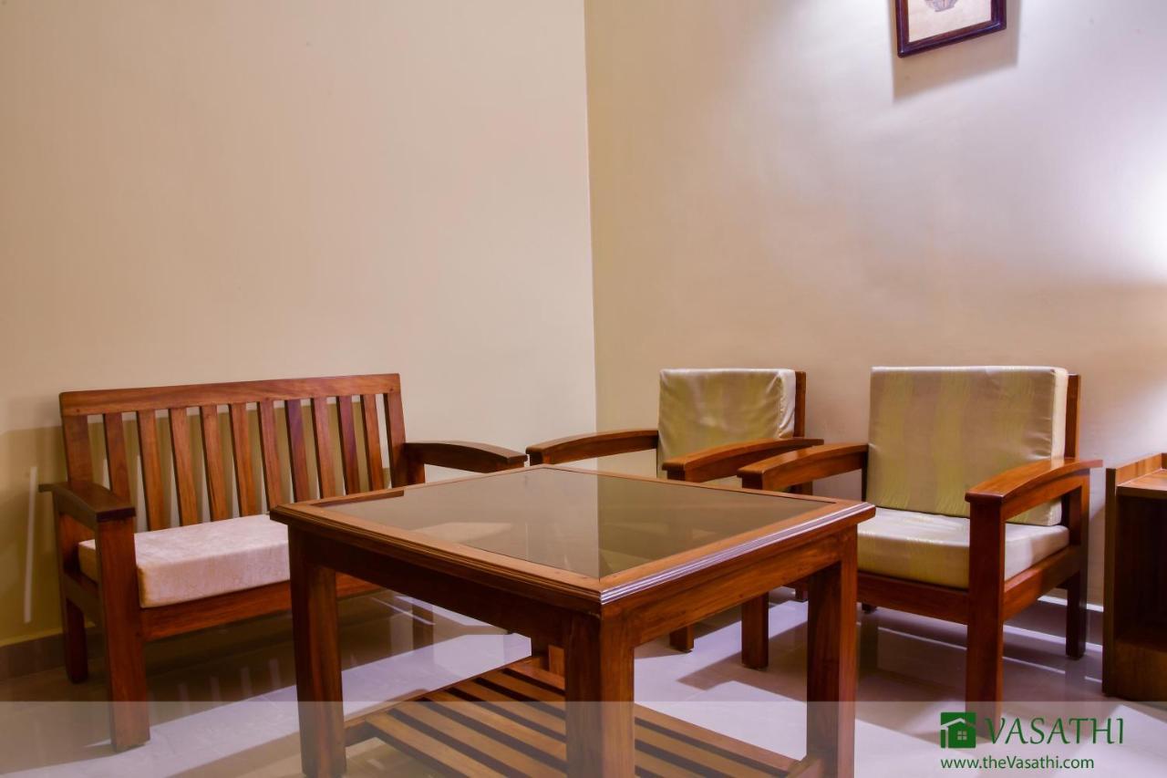 Vasathi Hotel Madikeri Exterior photo