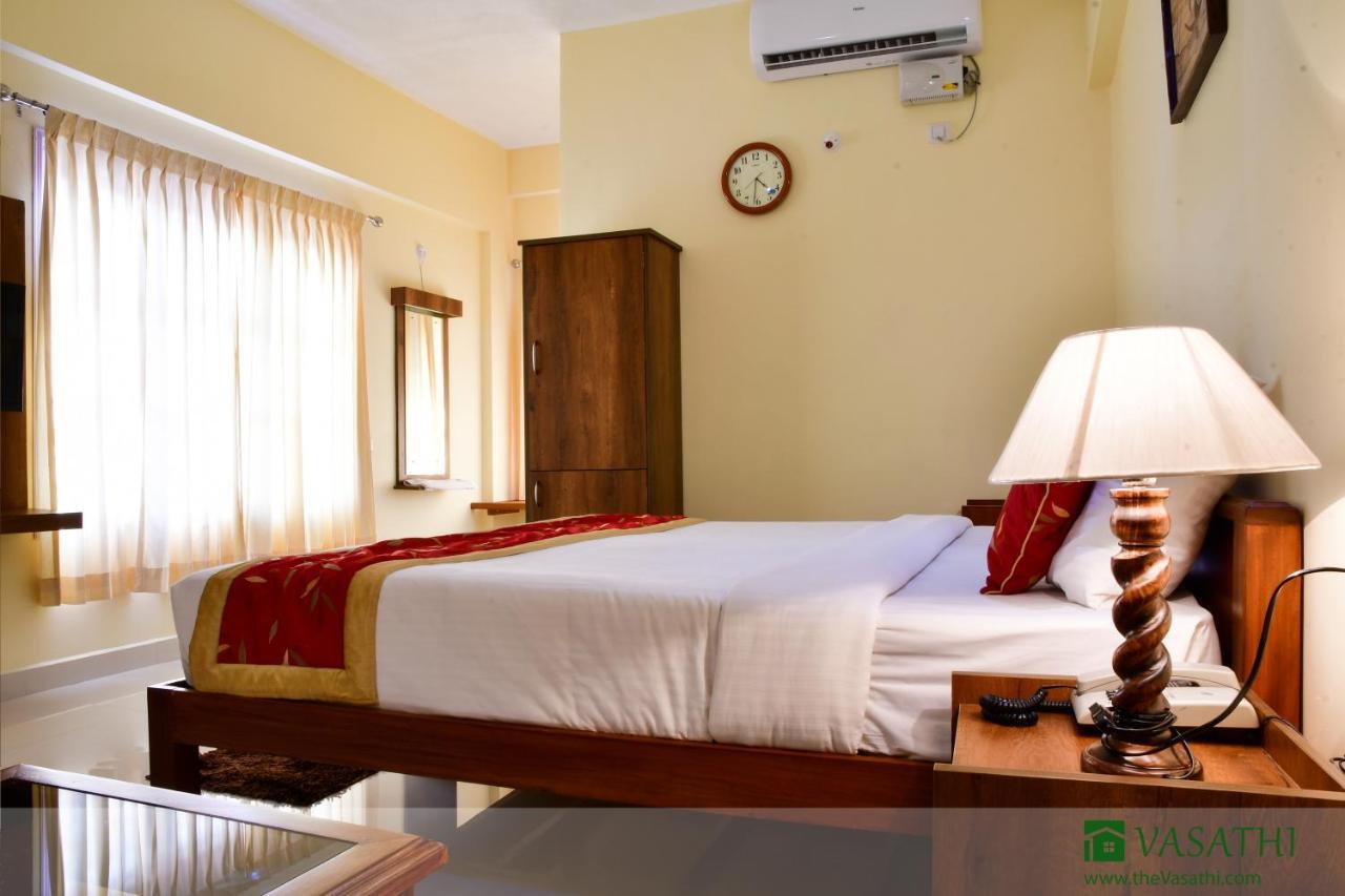 Vasathi Hotel Madikeri Exterior photo