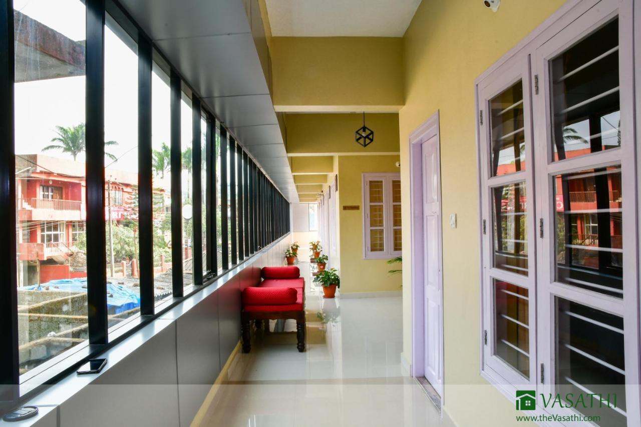 Vasathi Hotel Madikeri Exterior photo