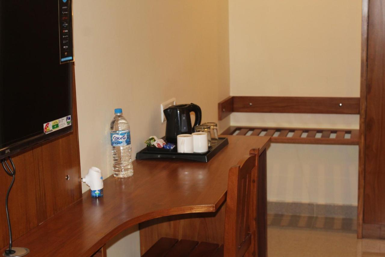 Vasathi Hotel Madikeri Exterior photo